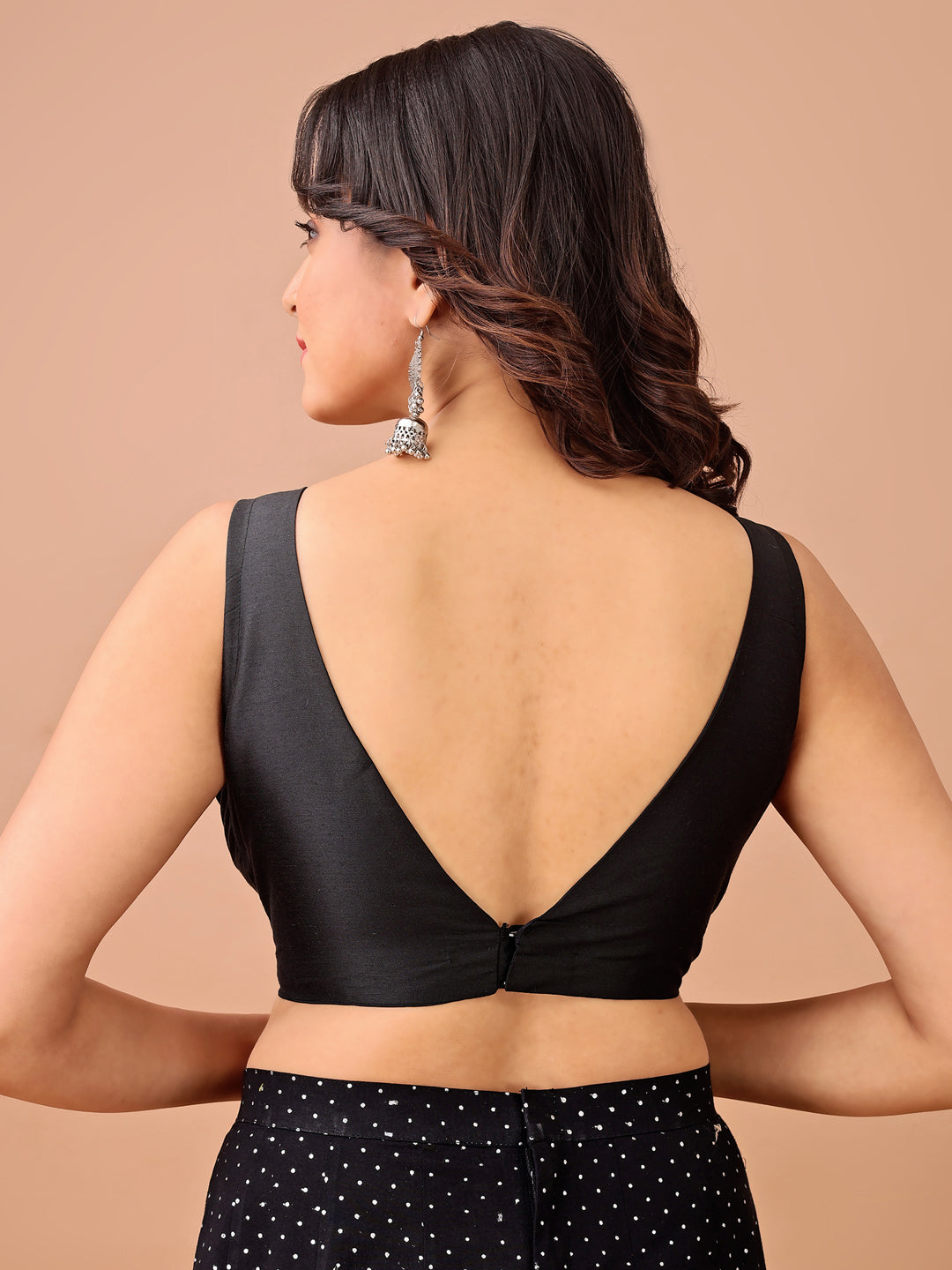 Black colour tafetta sleeveless blouse