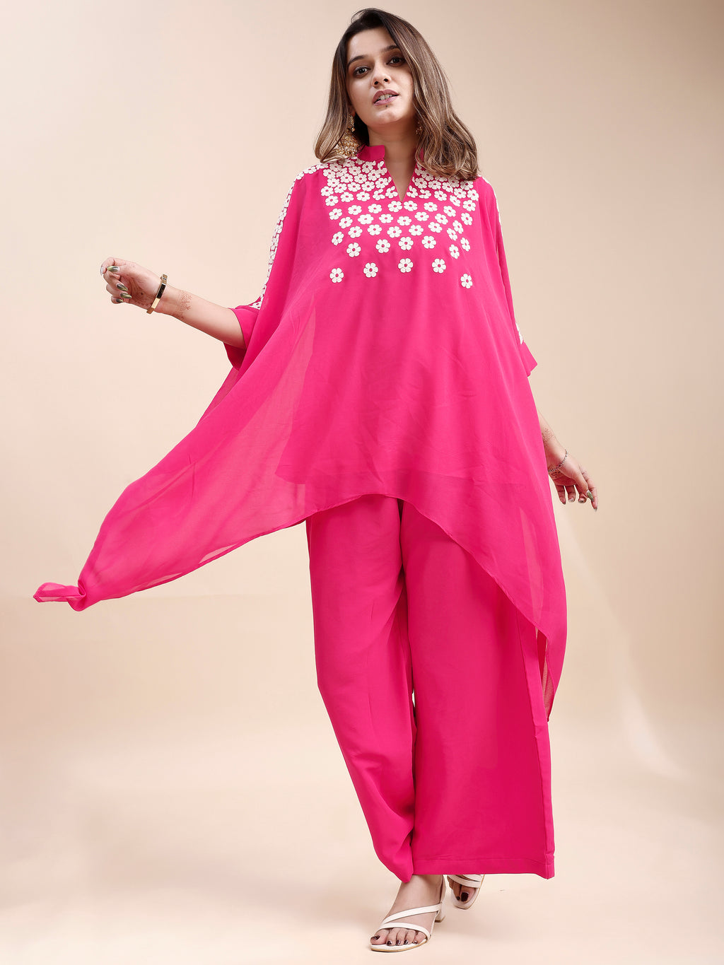 Tikhi Imli Magenta Pink colour georgette kaftan with white thread embroidered Co-ord Set