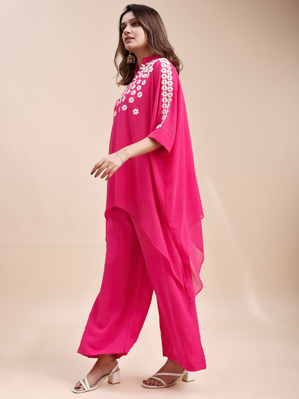 Tikhi Imli Magenta Pink colour georgette kaftan with white thread embroidered Co-ord Set