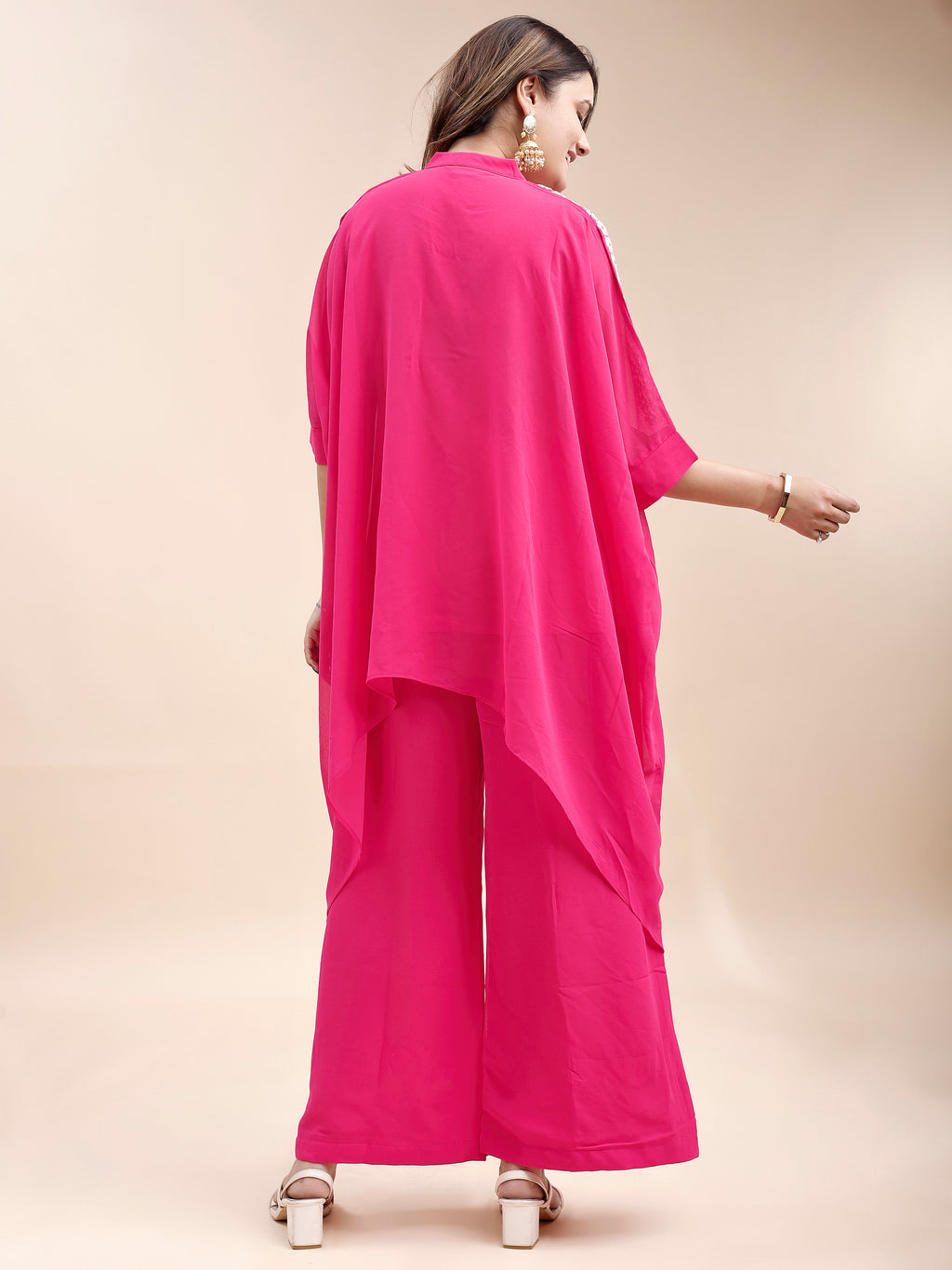 Tikhi Imli Magenta Pink colour georgette kaftan with white thread embroidered Co-ord Set
