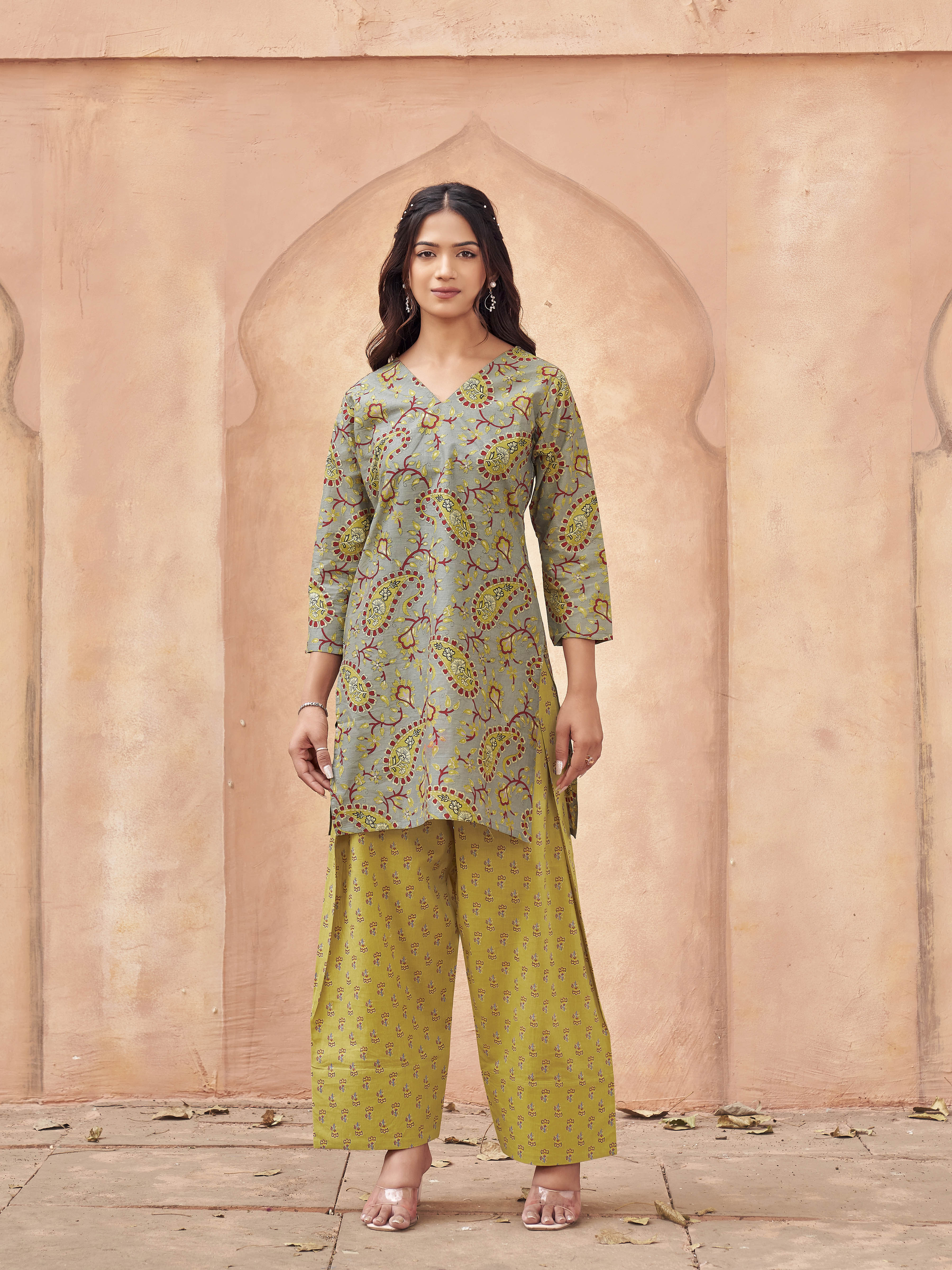 Gray color pure cotton with jal printed tunic & printed farsi salwar co-ord set