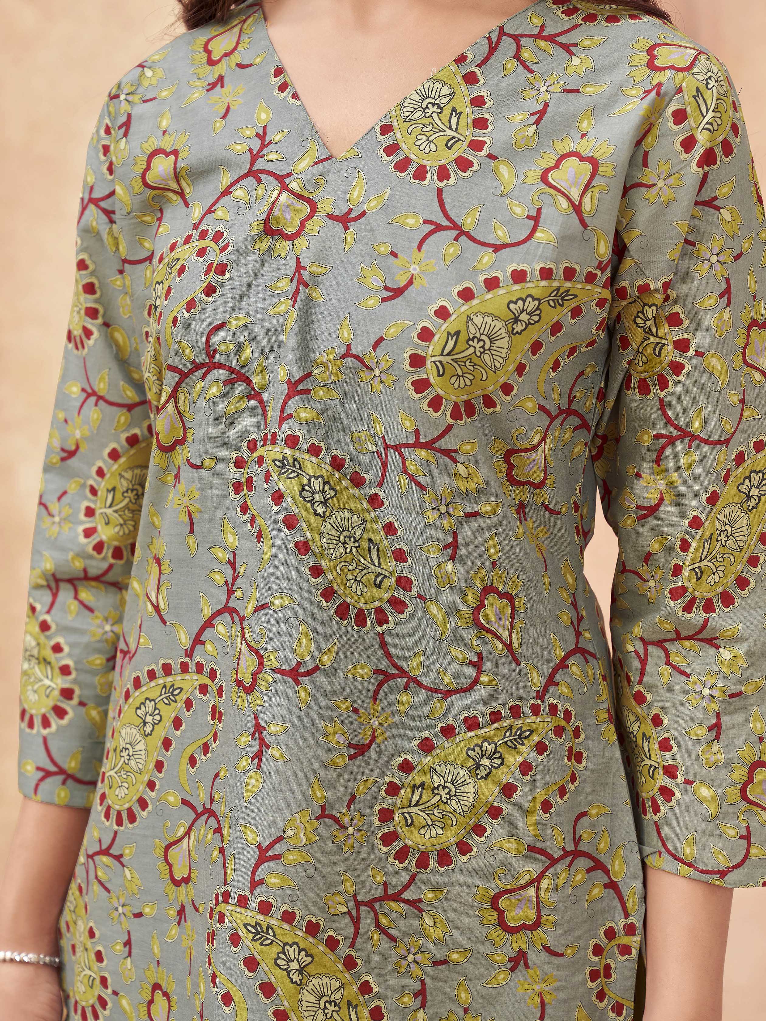 Gray color pure cotton with jal printed tunic & printed farsi salwar co-ord set