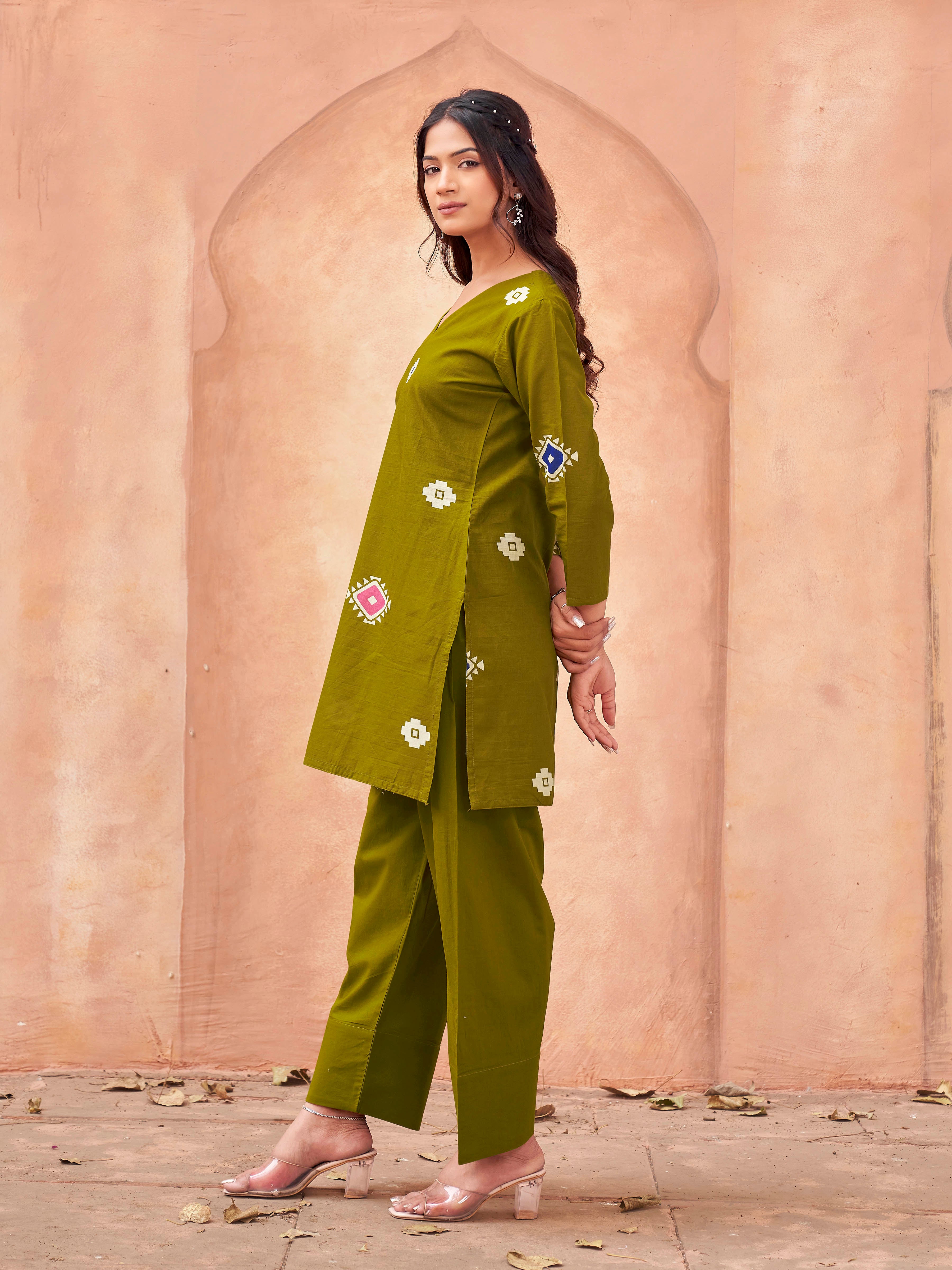 Olive green color pure cotton with printed tunic & solid farsi salwar co-ord set