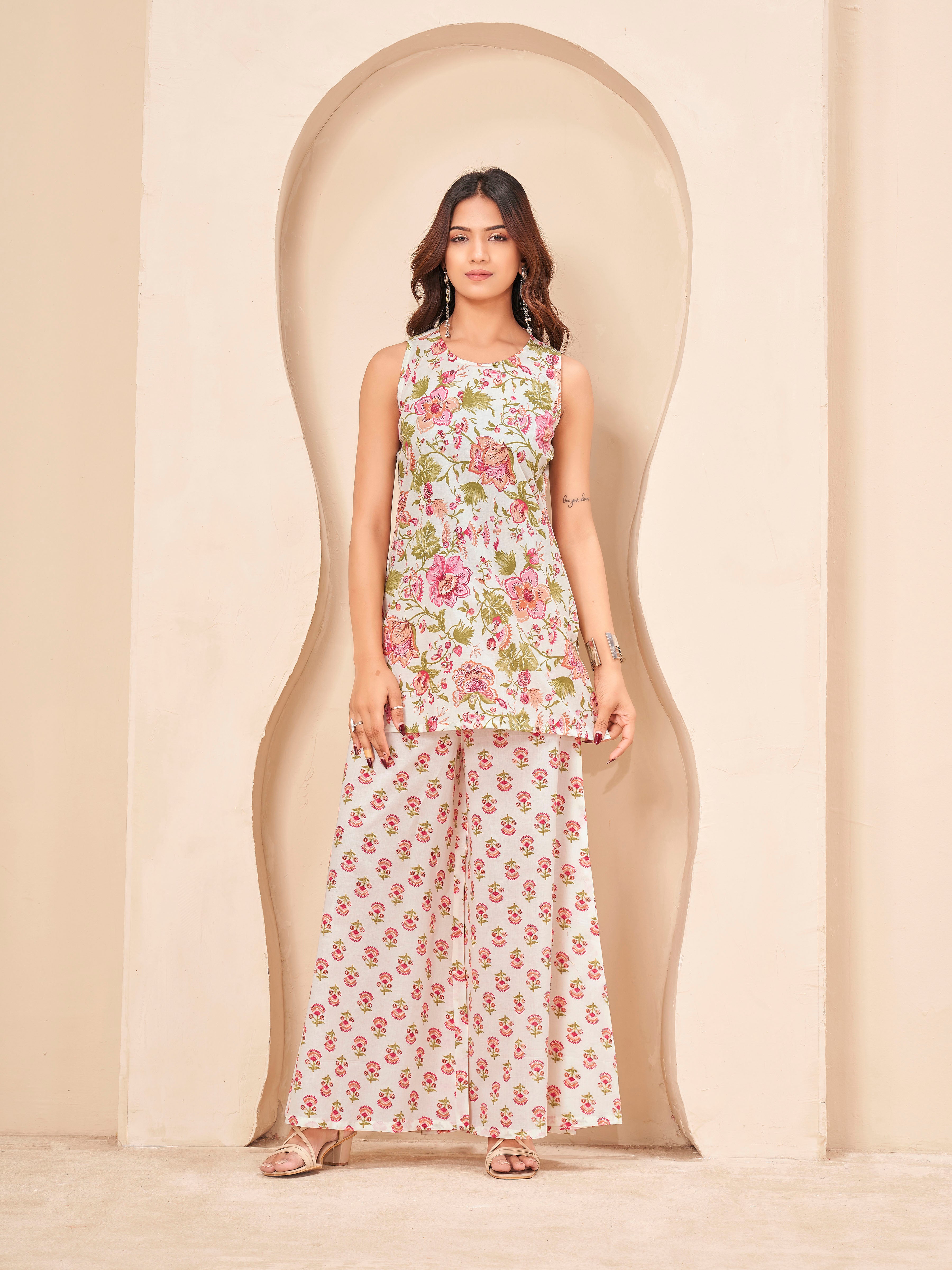 Sleeveless off white color jaipuri printed incut Style Kurti with Plazzo & Back Dori cordset