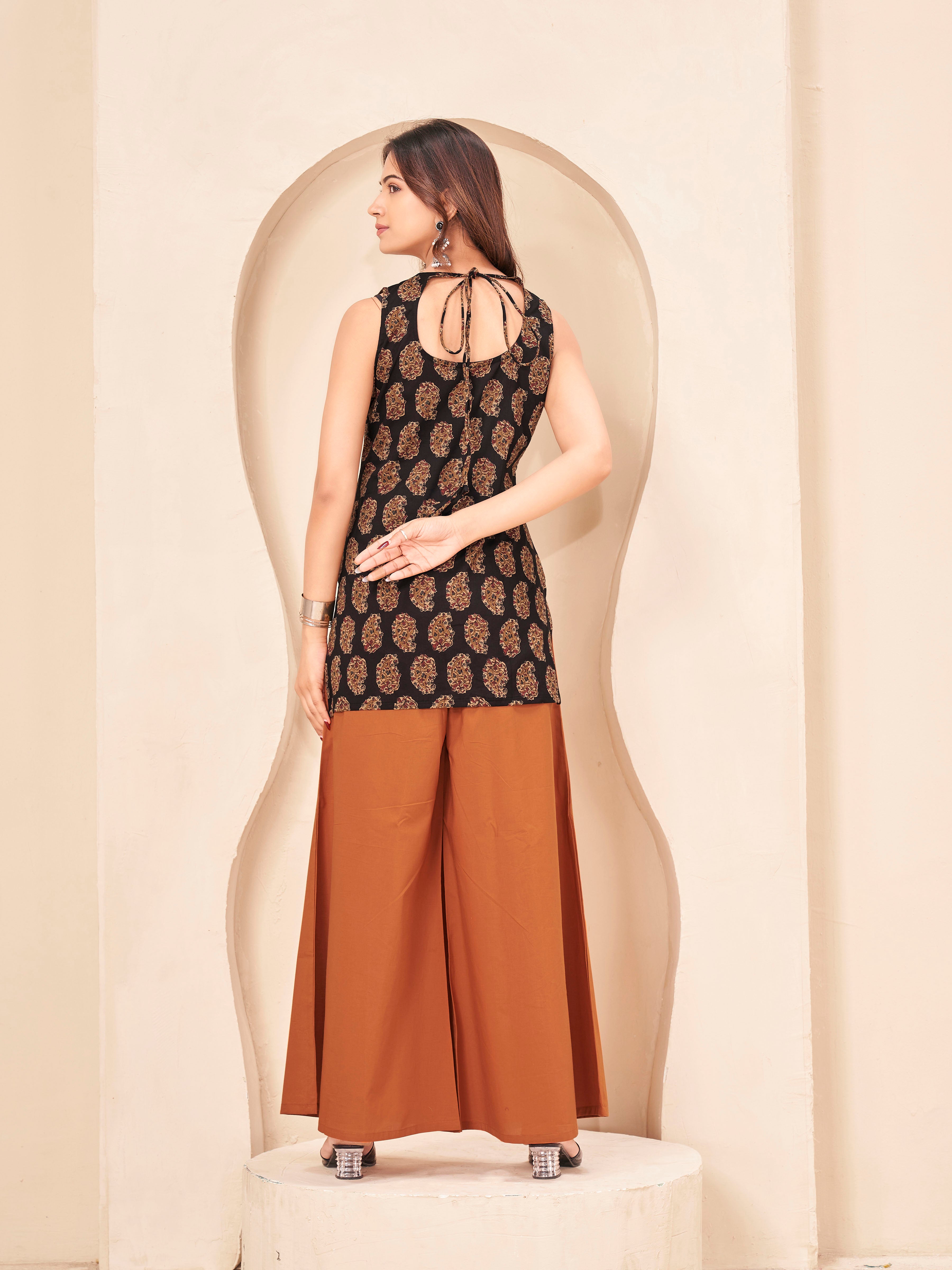 Sleeveless black color jaipuri printed incut style kurti with plazzo & stylised back dori cordset