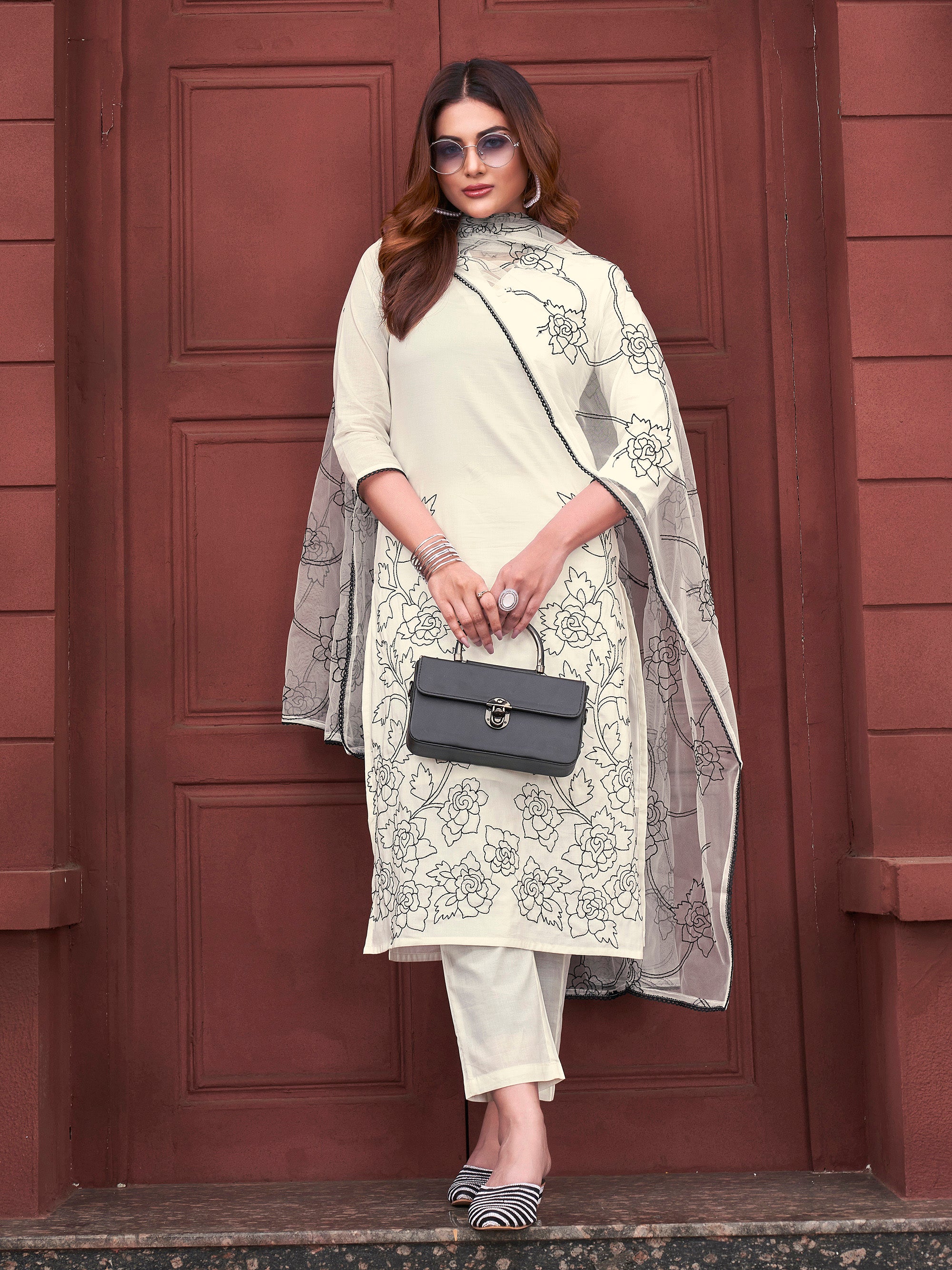 White Color Pure Cotton With Heavy Dupatta & Black Thread Embroidery Kurta Set