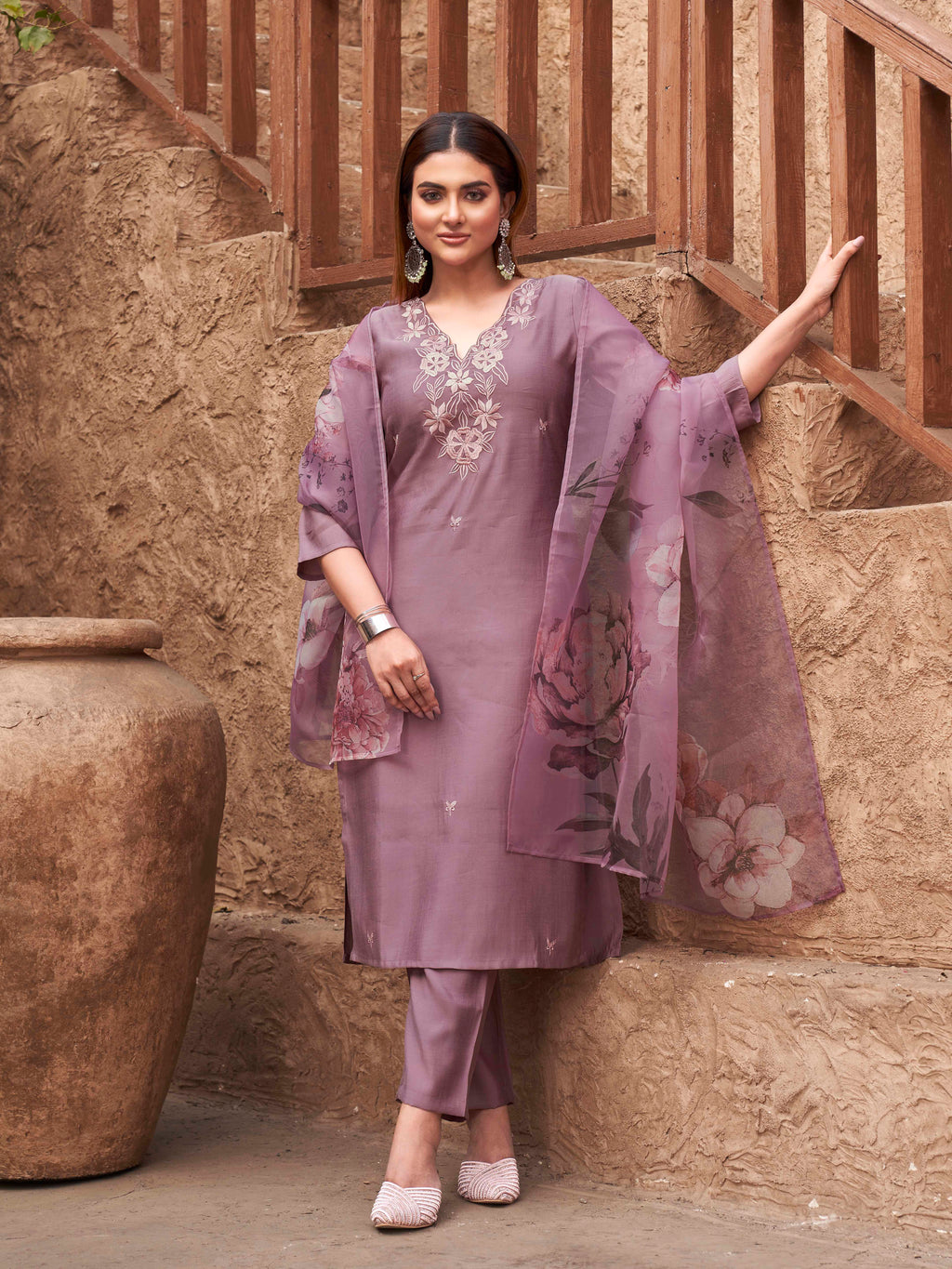 Mauve Color Silk Blend With Printed Dupatta & Light Shade Embroidery Kurta Set
