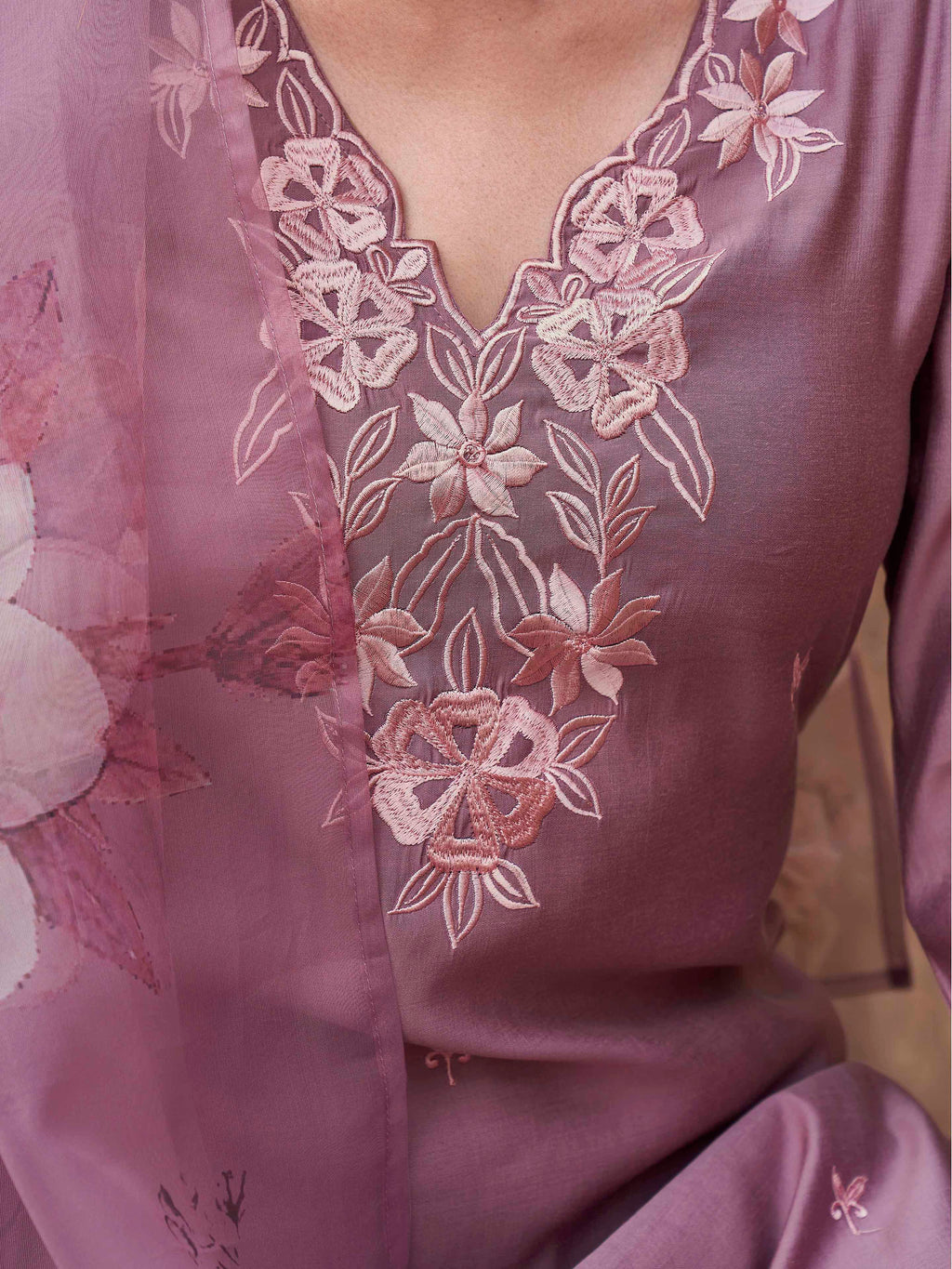 Mauve Color Silk Blend With Printed Dupatta & Light Shade Embroidery Kurta Set