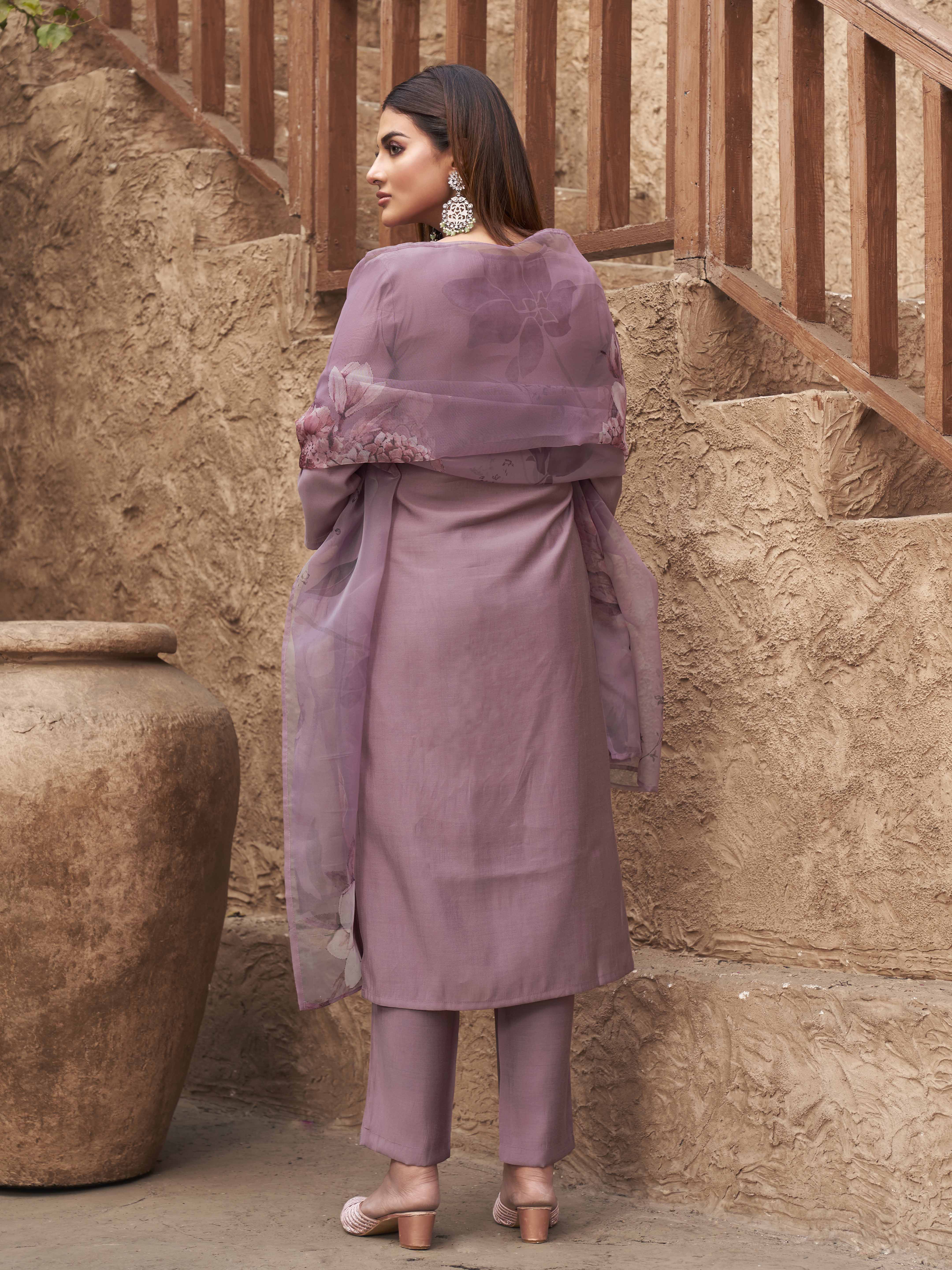 Mauve Color Silk Blend With Printed Dupatta & Light Shade Embroidery Kurta Set