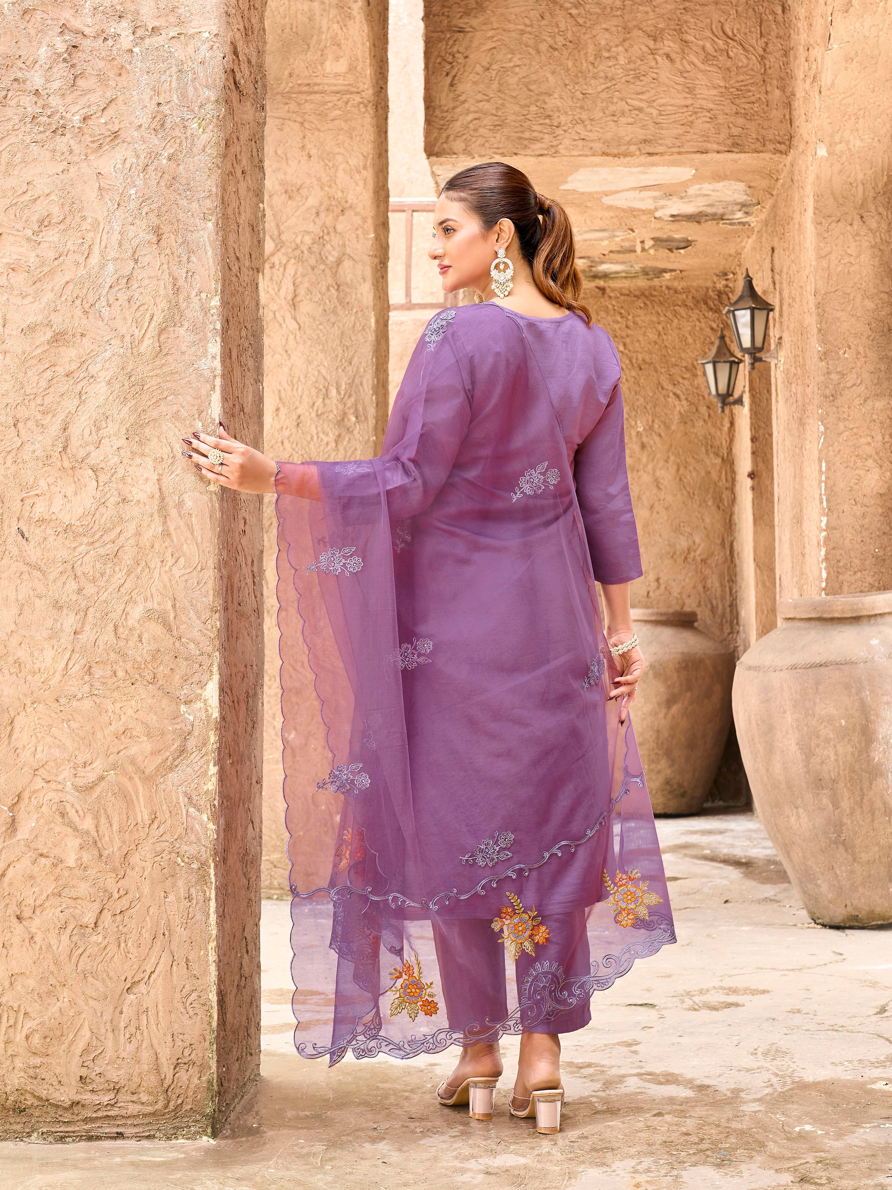 Lavender color silk blend with thread thread embroidered kurta & trouser with dupatta set
