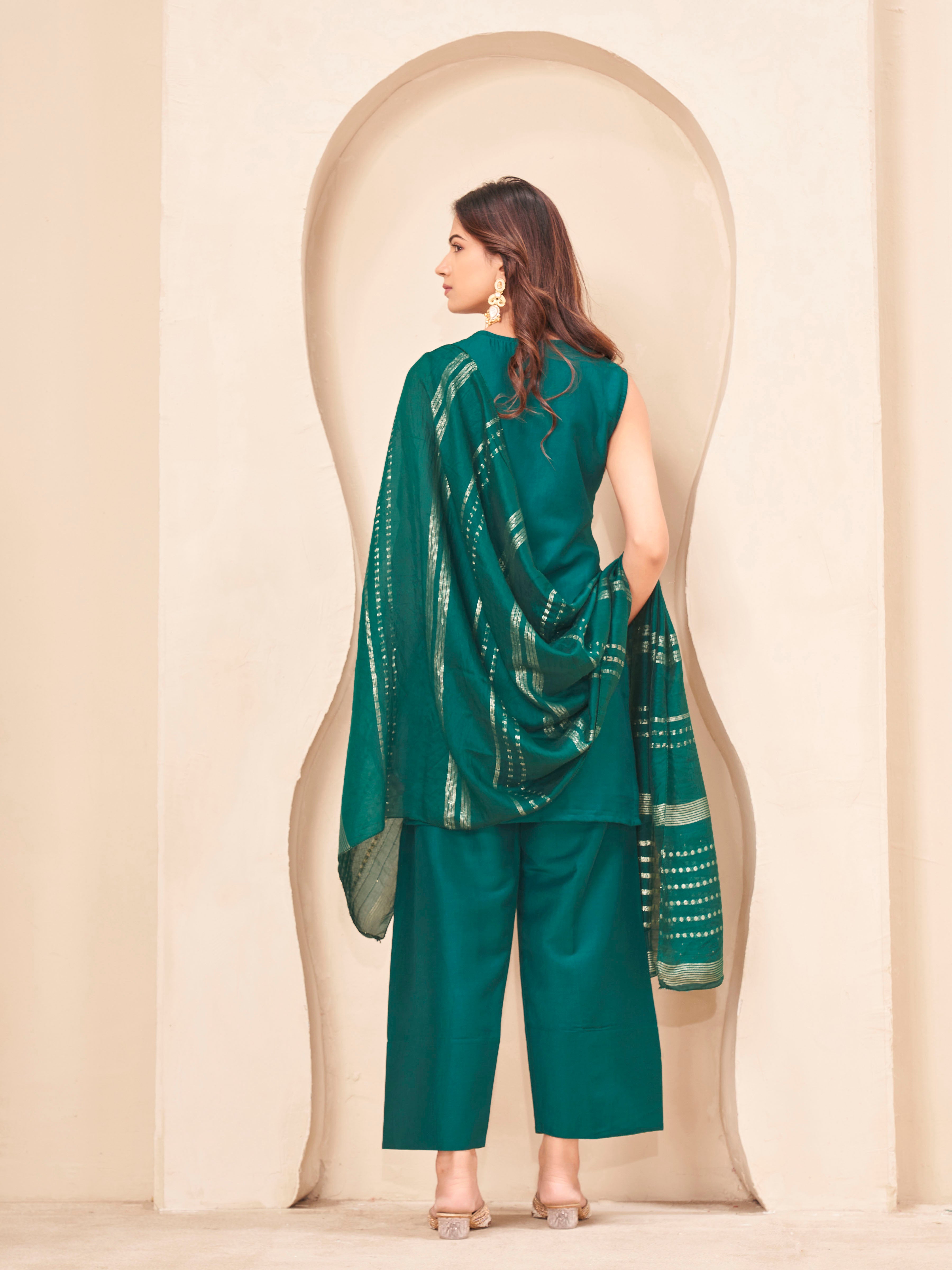 Green color silk blend with solid kurta & farsi salwar with brocade dupatta set